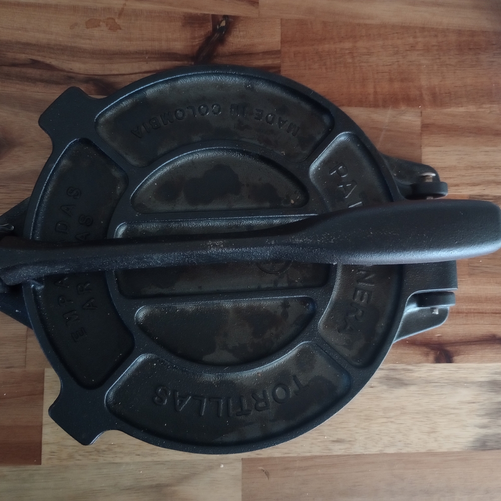 Heavy-Duty Black Tortilla Press
